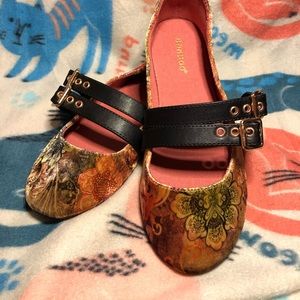 Beautiful Velvet Flats